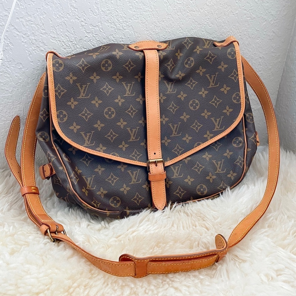 SOLD ✅ 🎀HOST PICK x 3 🎀 Louis Vuitton Saumur GM (35)